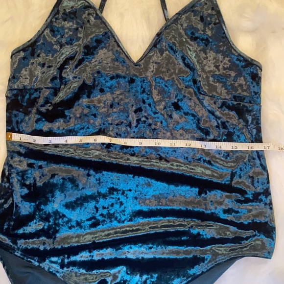 Forever 21+ Body suite 💚 - Picture 6 of 9